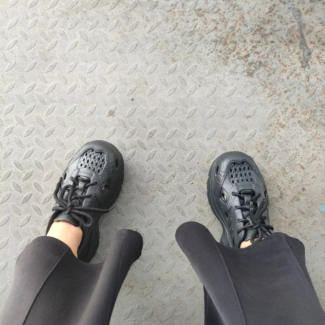 Sepatu Olahraga Pria Wanita Empuk Antislip - Foto ulasan pembeli