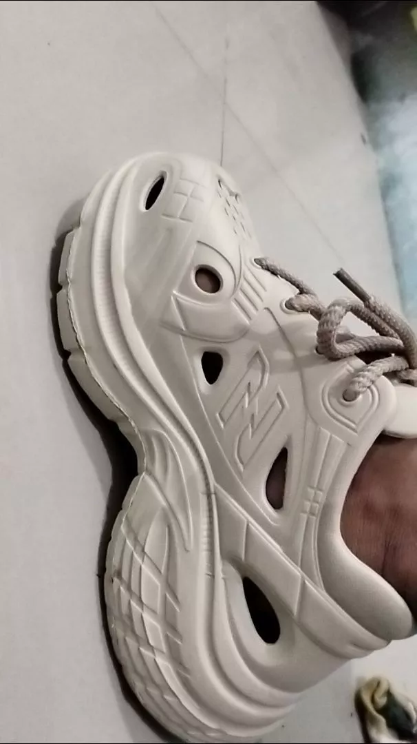 Sepatu Olahraga Pria Wanita Empuk Antislip - Foto ulasan pembeli
