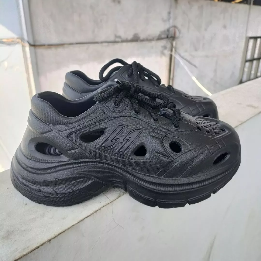 Sepatu Olahraga Pria Wanita Empuk Antislip - Foto ulasan pembeli