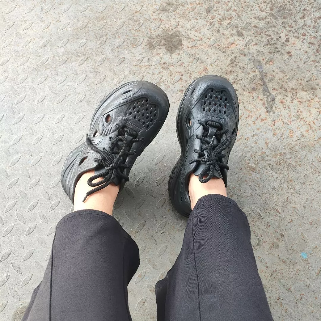 Sepatu Olahraga Pria Wanita Empuk Antislip - Foto ulasan pembeli
