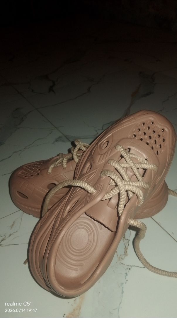 Sepatu Olahraga Pria Wanita Empuk Antislip - Foto ulasan pembeli