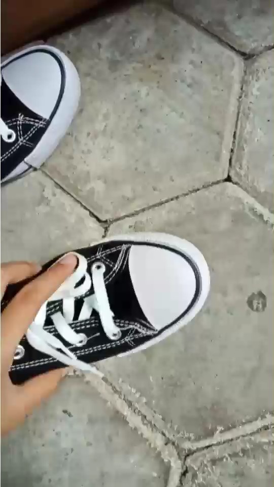sepatu convers70. + box sepatu sneakers canvas 12's - Foto ulasan pembeli