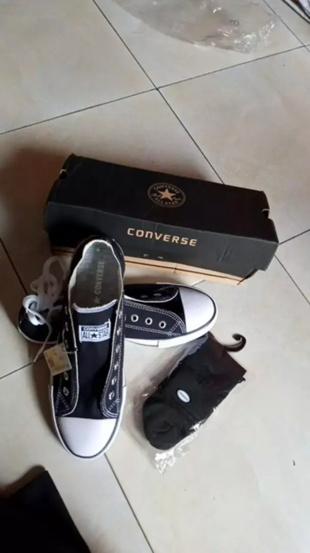 sepatu convers70. + box sepatu sneakers canvas 12's - Foto ulasan pembeli