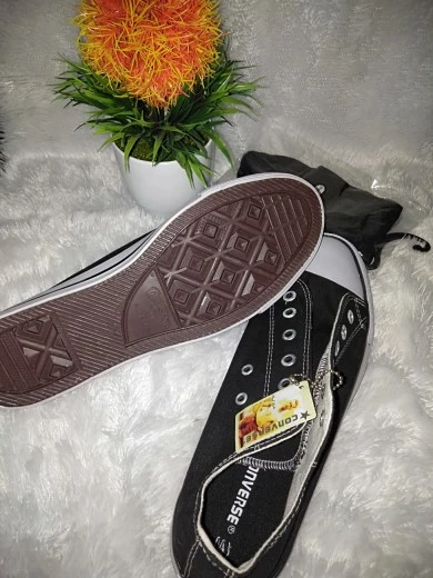 sepatu convers70. + box sepatu sneakers canvas 12's - Foto ulasan pembeli