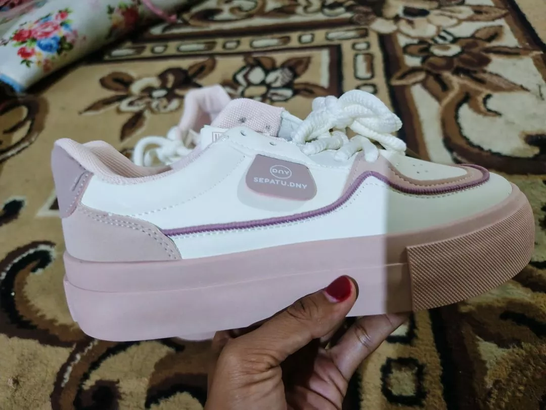 Sepatu DNY Sepatu Sneakers Wanita Running Shoes Perempuan Casual Shoes Spatu Jalan Import 0444D - Foto ulasan pembeli