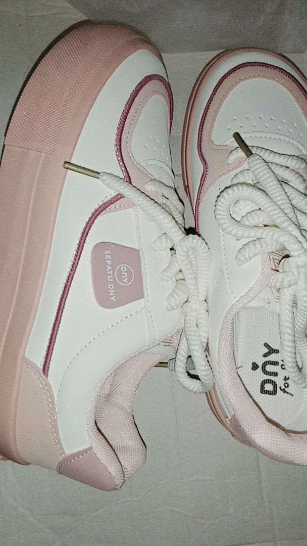 Sepatu DNY Sepatu Sneakers Wanita Running Shoes Perempuan Casual Shoes Spatu Jalan Import 0444D - Foto ulasan pembeli