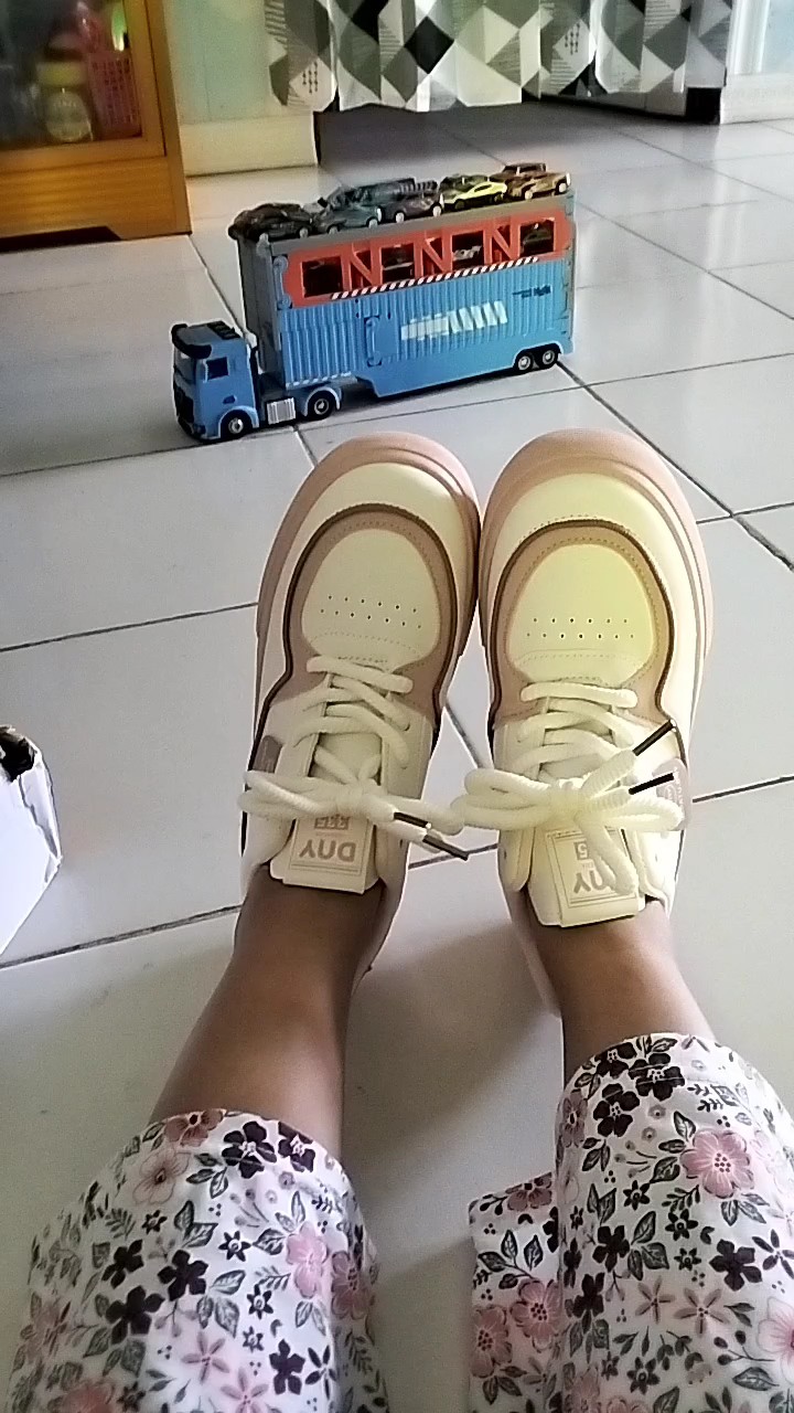 Sepatu DNY Sepatu Sneakers Wanita Running Shoes Perempuan Casual Shoes Spatu Jalan Import 0444D - Foto ulasan pembeli