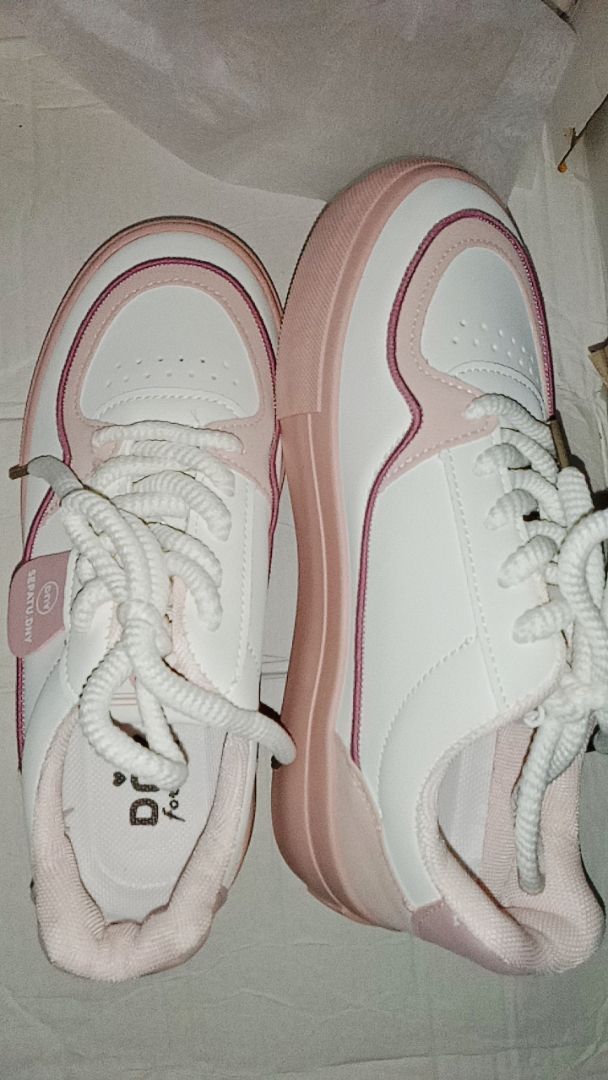 Sepatu DNY Sepatu Sneakers Wanita Running Shoes Perempuan Casual Shoes Spatu Jalan Import 0444D - Foto ulasan pembeli