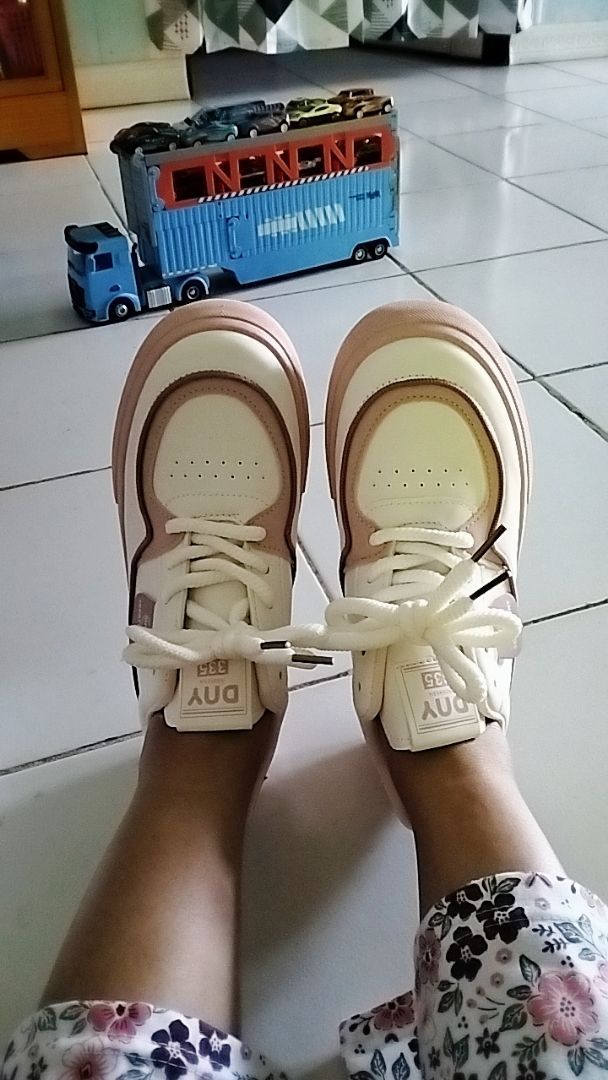 Sepatu DNY Sepatu Sneakers Wanita Running Shoes Perempuan Casual Shoes Spatu Jalan Import 0444D - Foto ulasan pembeli