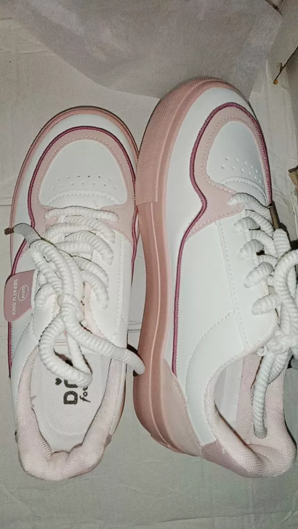Sepatu DNY Sepatu Sneakers Wanita Running Shoes Perempuan Casual Shoes Spatu Jalan Import 0444D - Foto ulasan pembeli