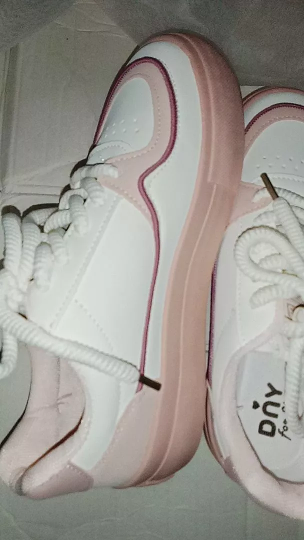 Sepatu DNY Sepatu Sneakers Wanita Running Shoes Perempuan Casual Shoes Spatu Jalan Import 0444D - Foto ulasan pembeli