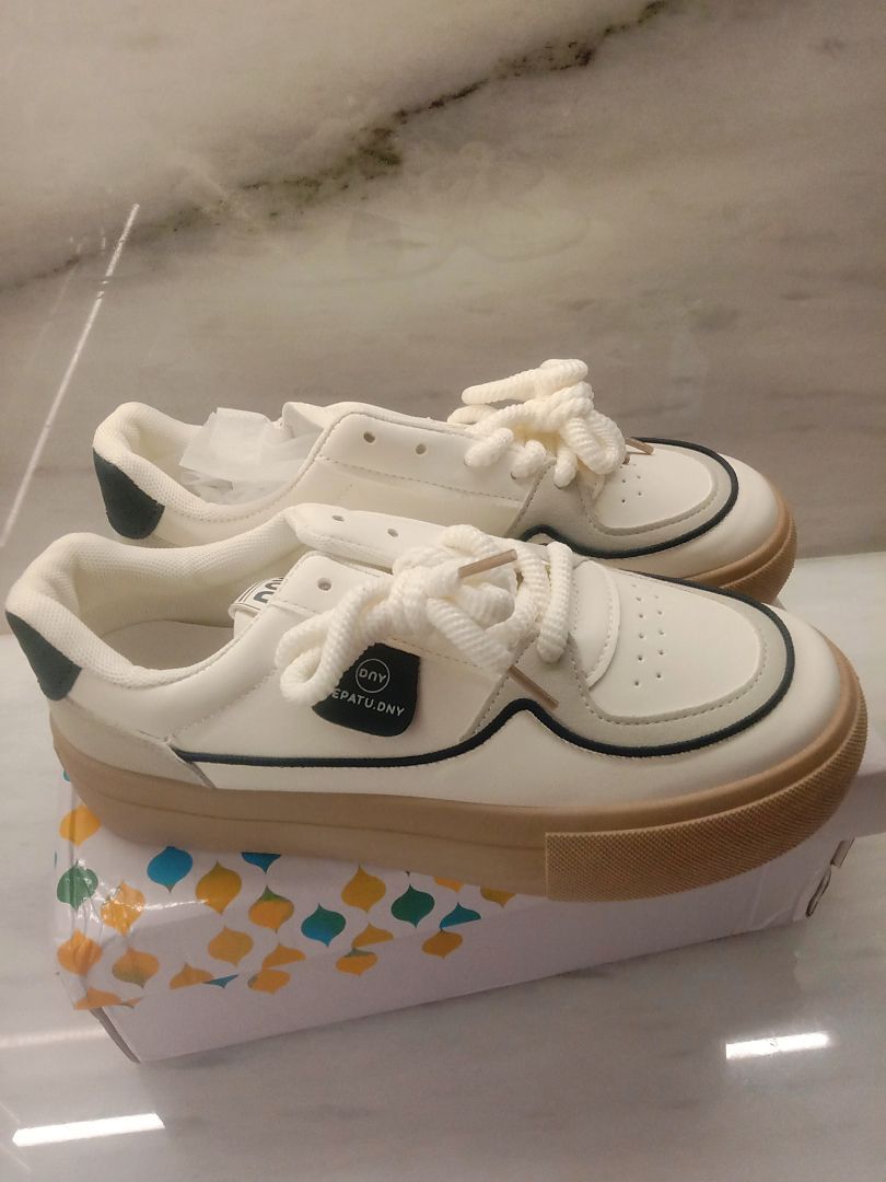 Sepatu DNY Sepatu Sneakers Wanita Running Shoes Perempuan Casual Shoes Spatu Jalan Import 0444D - Foto ulasan pembeli