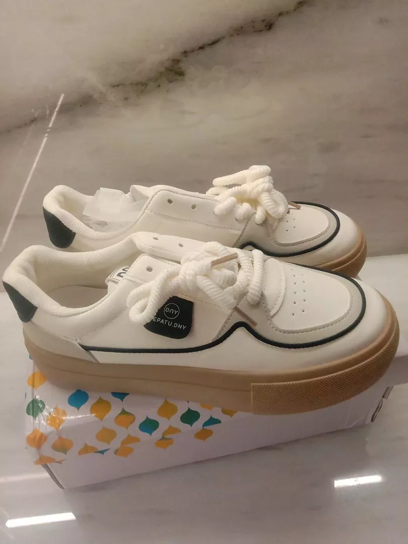 Sepatu DNY Sepatu Sneakers Wanita Running Shoes Perempuan Casual Shoes Spatu Jalan Import 0444D - Foto ulasan pembeli