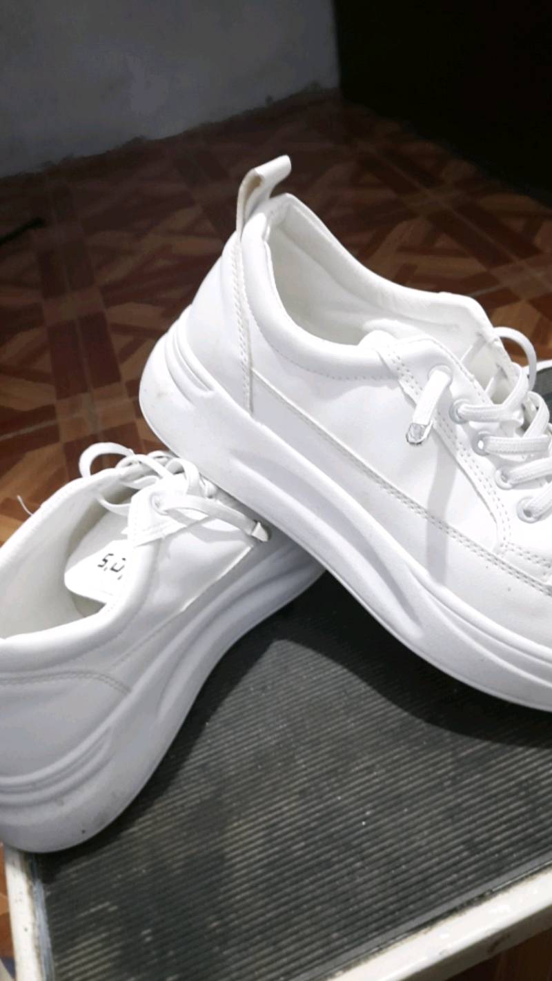 Sepatu DNY Sneakers Wanita Sepatu Perempuan Running Shoes Casual Shoes Spatu Olahraga Import 0010 - foto 4 dari 10, adillasalsa123