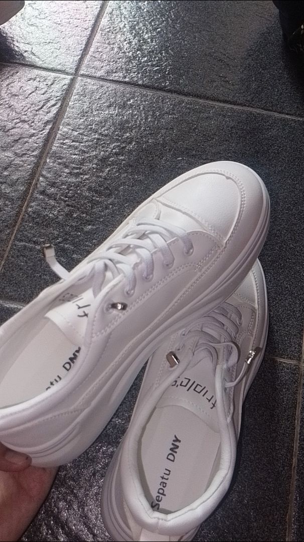Sepatu DNY Sneakers Wanita Sepatu Perempuan Running Shoes Casual Shoes Spatu Olahraga Import 0010 - foto 6 dari 10, adillasalsa123