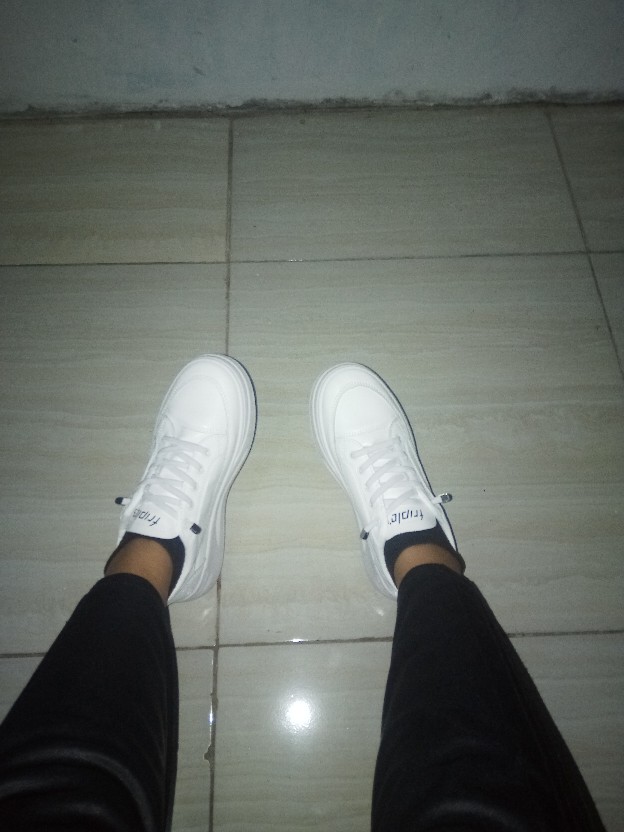 Sepatu DNY Sneakers Wanita Sepatu Perempuan Running Shoes Casual Shoes Spatu Olahraga Import 0010 - Foto ulasan pembeli