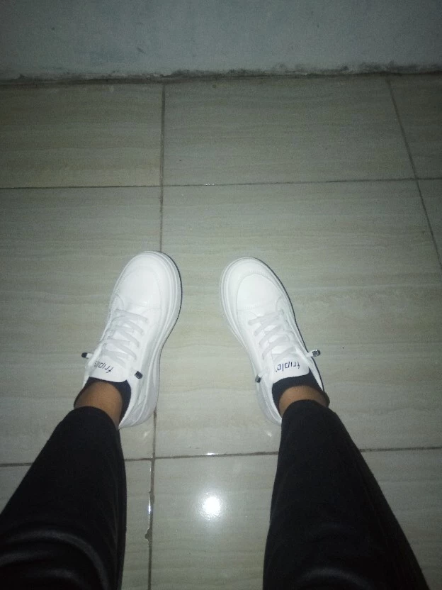 Sepatu DNY Sneakers Wanita Sepatu Perempuan Running Shoes Casual Shoes Spatu Olahraga Import 0010 - Foto ulasan pembeli