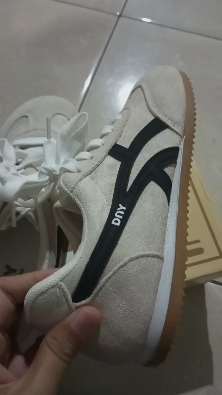 Sepatu DNY Sport Wanita Sneakers Olahraga Cewek Running Shoes Jogging Sepatu Senam Perempuan 0525A - Foto ulasan pembeli