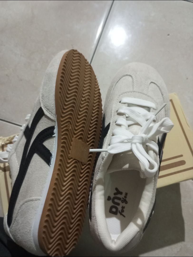 Sepatu DNY Sport Wanita Sneakers Olahraga Cewek Running Shoes Jogging Sepatu Senam Perempuan 0525A - Foto ulasan pembeli