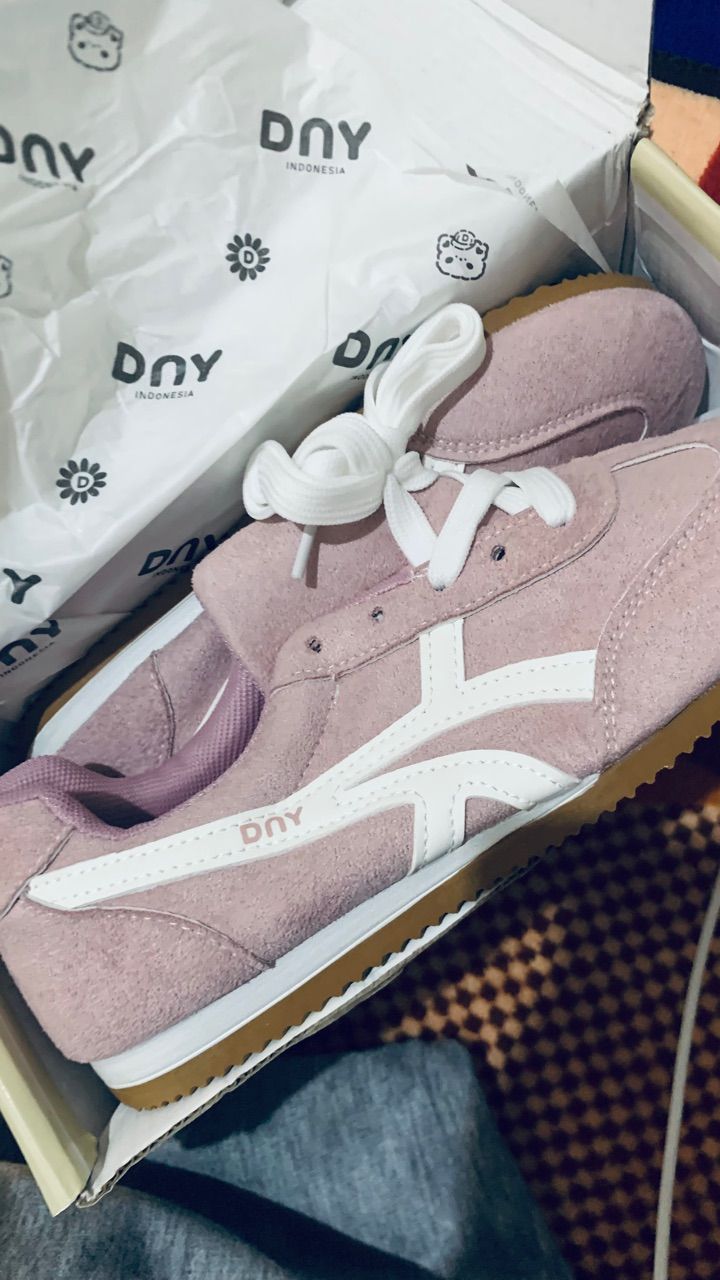 Sepatu DNY Sport Wanita Sneakers Olahraga Cewek Running Shoes Jogging Sepatu Senam Perempuan 0525A - Foto ulasan pembeli
