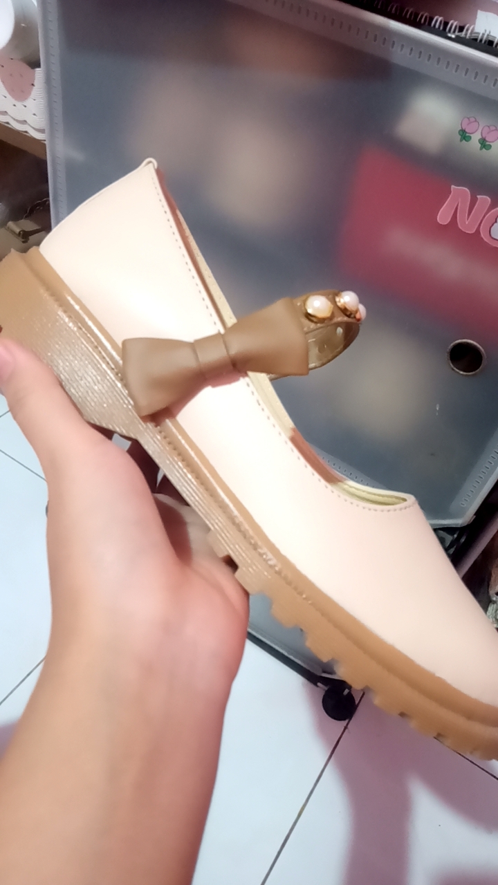 Sepatu Docmart Wanita Hitam Kulit Sintetis Premium - foto 3 dari 10, destyyohanaaa
