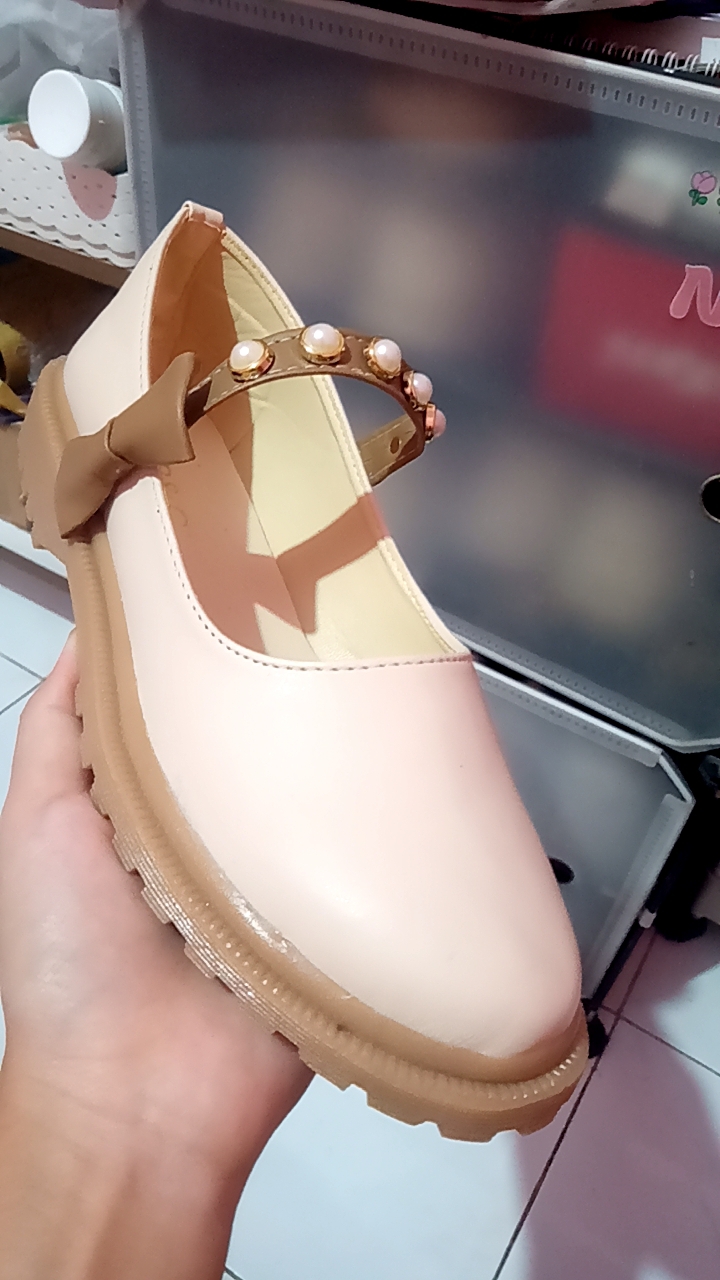 Sepatu Docmart Wanita Hitam Kulit Sintetis Premium - Foto ulasan pembeli