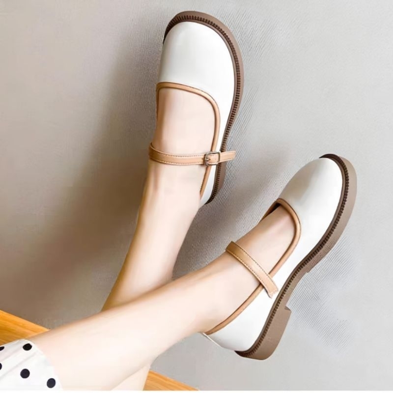 Sepatu Docmart Wanita Kerja Hitam Gesper / Flat Loafers Cewek Terbaru Korean Style Casual 039 - foto 1 dari 10