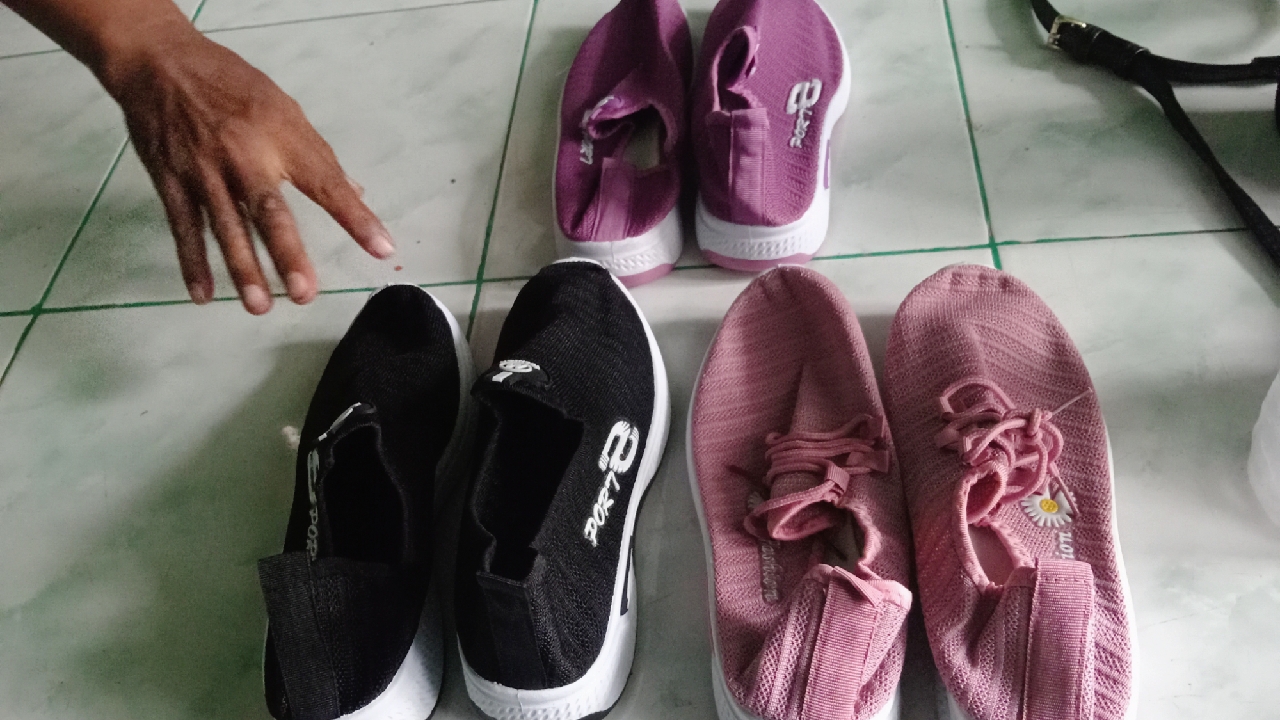 sepatu kasual ( S-12 ) Sepatu Sneakers Wanita Style Terbaru / Sepatu Sneakers Wanita Santai / Sepatu Sneakers Wanita Import / Sepatu Sneakres Wanita Slip-one - foto 2 dari 10
