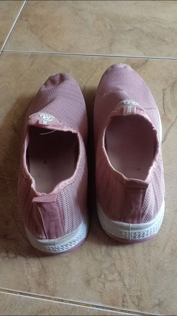 sepatu kasual ( S-12 ) Sepatu Sneakers Wanita Style Terbaru / Sepatu Sneakers Wanita Santai / Sepatu Sneakers Wanita Import / Sepatu Sneakres Wanita Slip-one - Foto ulasan pembeli