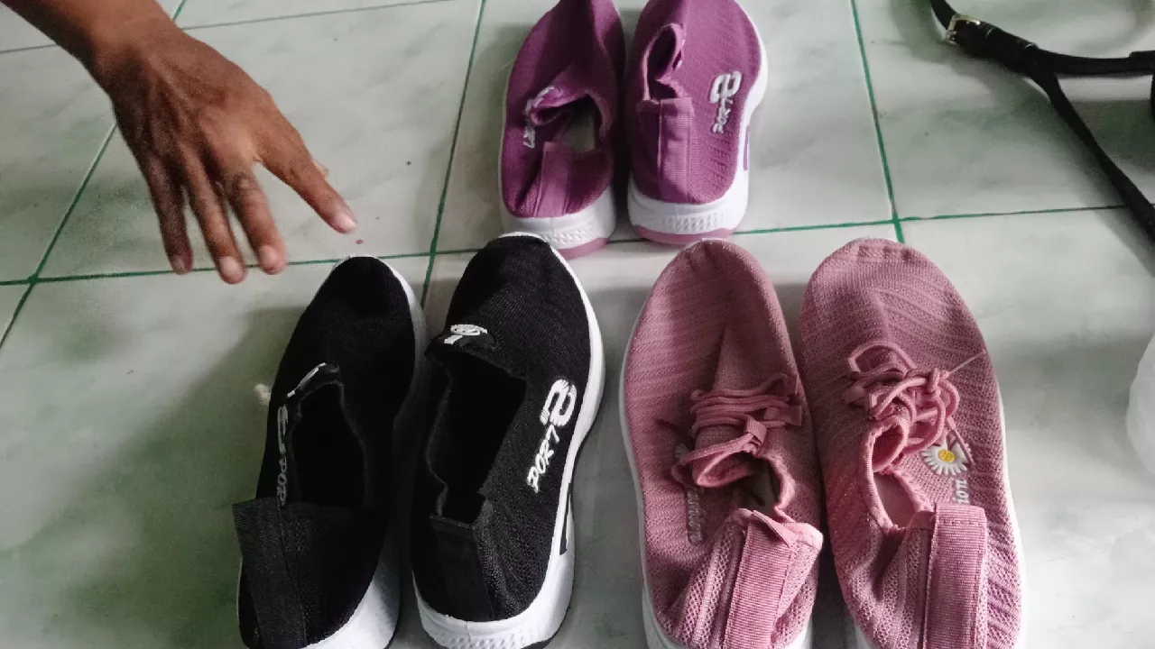 sepatu kasual ( S-12 ) Sepatu Sneakers Wanita Style Terbaru / Sepatu Sneakers Wanita Santai / Sepatu Sneakers Wanita Import / Sepatu Sneakres Wanita Slip-one - Foto ulasan pembeli