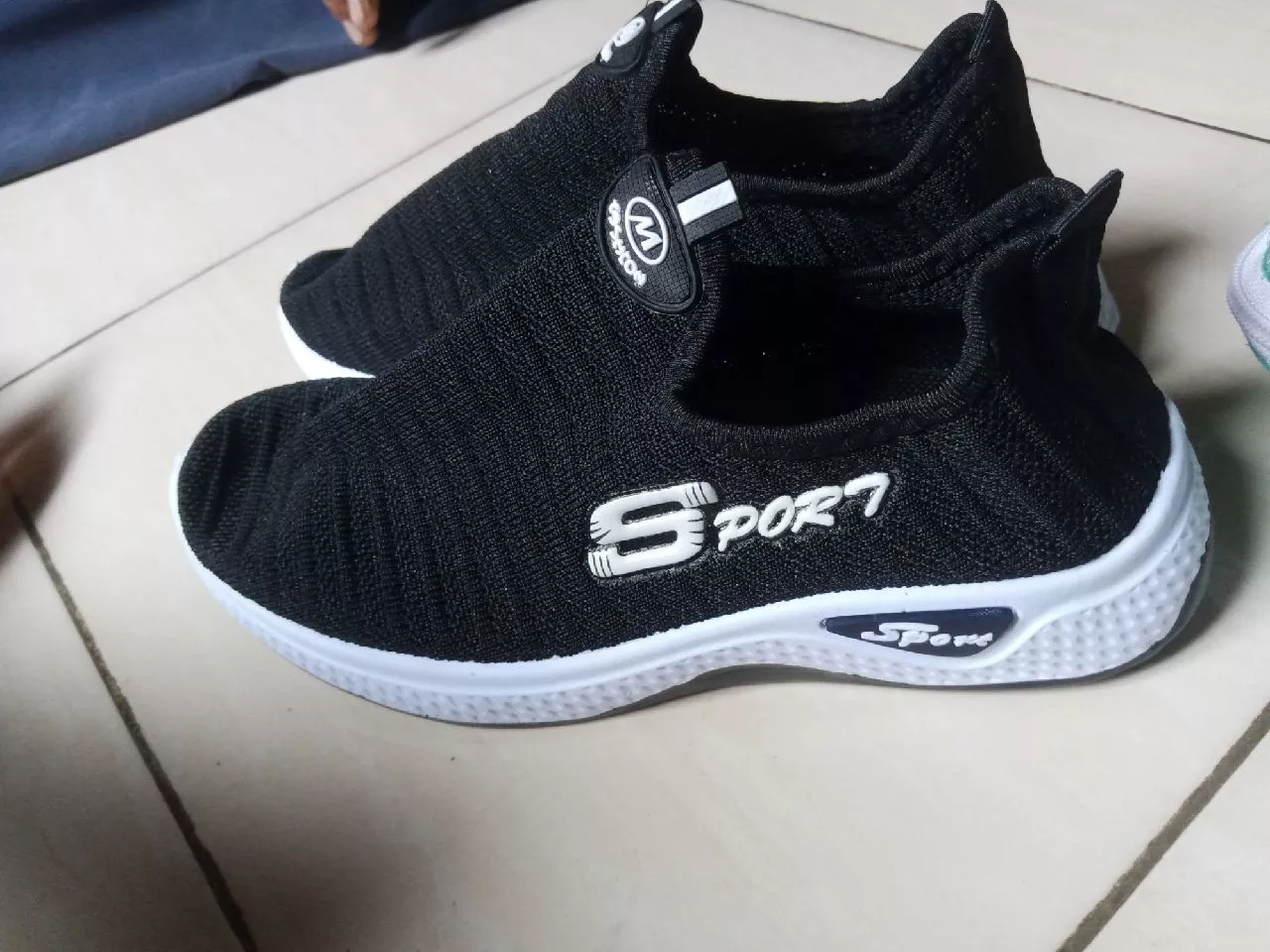 sepatu kasual ( S-12 ) Sepatu Sneakers Wanita Style Terbaru / Sepatu Sneakers Wanita Santai / Sepatu Sneakers Wanita Import / Sepatu Sneakres Wanita Slip-one - Foto ulasan pembeli