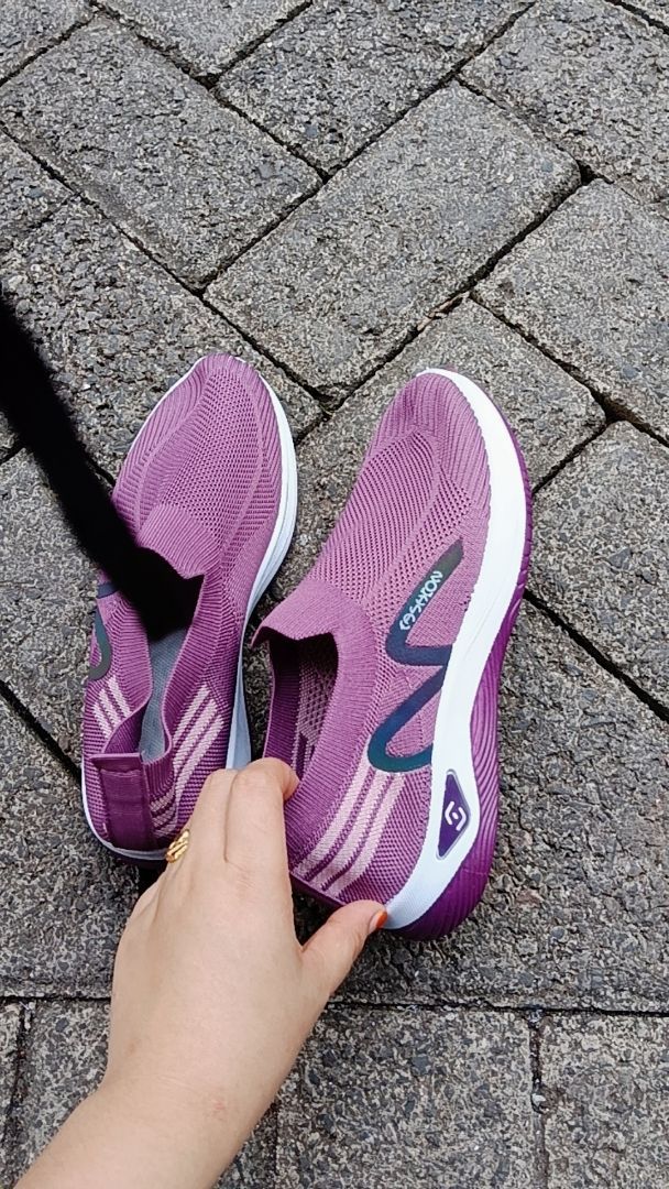Sepatu_Kasual (S-46) sepatu Sneakers slip on wanita import - Foto ulasan pembeli