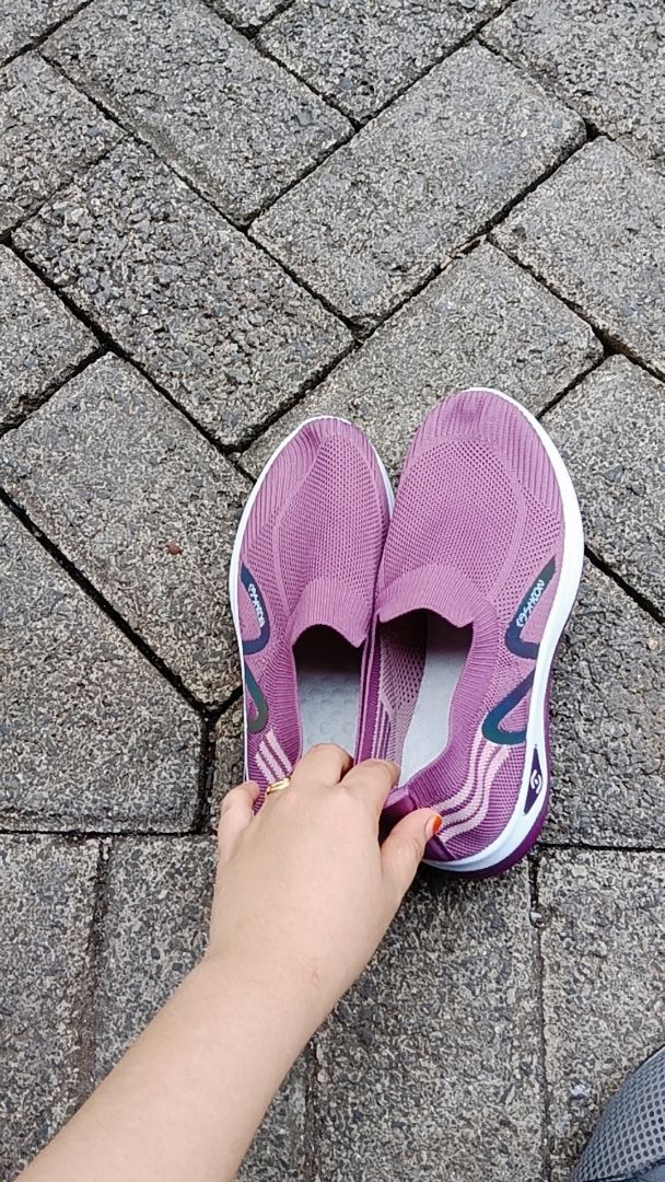Sepatu_Kasual (S-46) sepatu Sneakers slip on wanita import - Foto ulasan pembeli
