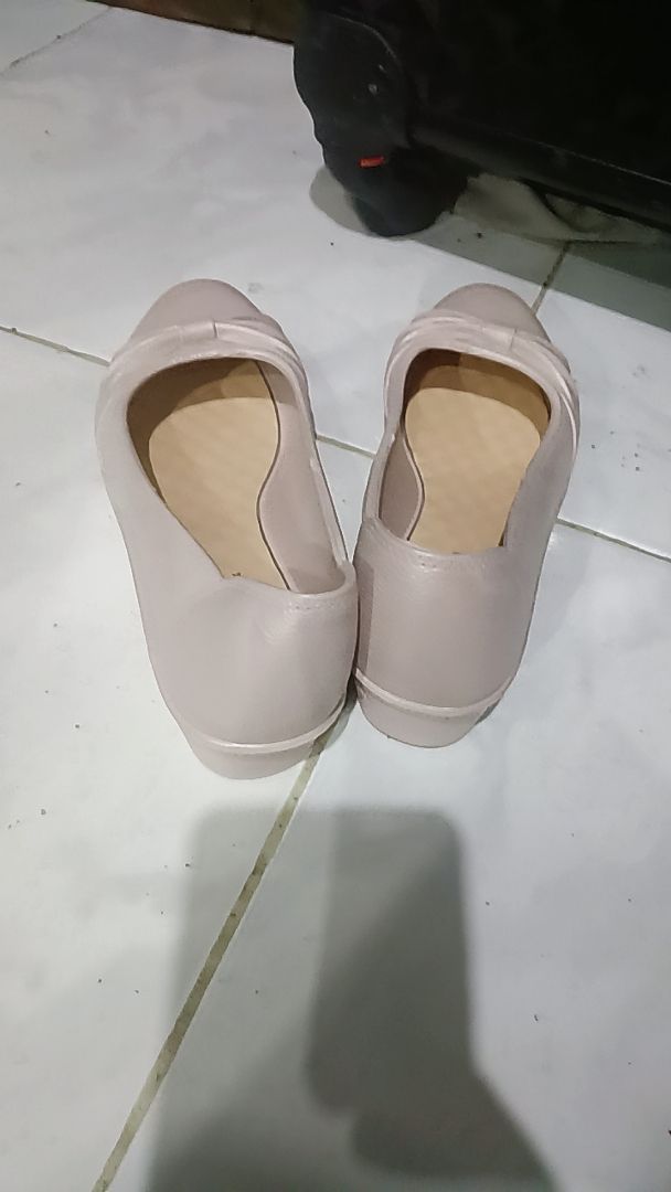 Sepatu Karet Jelly Wanita Wedges Ringan Berkualitas - foto 3 dari 10