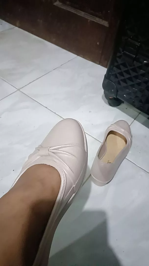 Sepatu Karet Jelly Wanita Wedges Ringan Berkualitas - Foto ulasan pembeli
