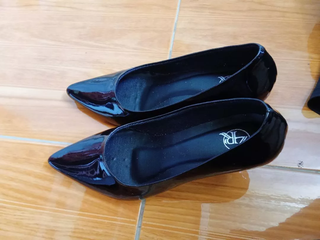 Sepatu Pantofel Wanita Kerja Hak Tinggi 7cm Anti Licin - Foto ulasan pembeli