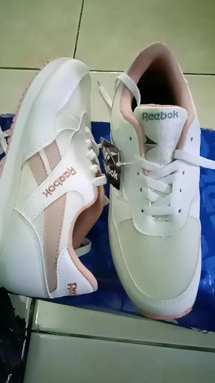 Sepatu Rbk Clasik Wanita Promo Nyaman Keren - Foto ulasan pembeli