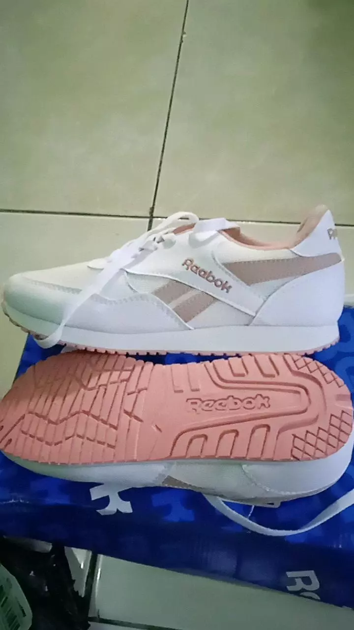 Sepatu Rbk Clasik Wanita Promo Nyaman Keren - Foto ulasan pembeli