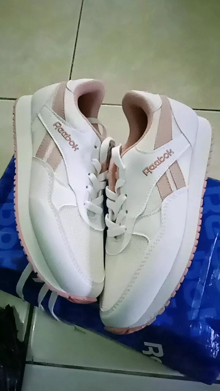Sepatu Rbk Clasik Wanita Promo Nyaman Keren - Foto ulasan pembeli