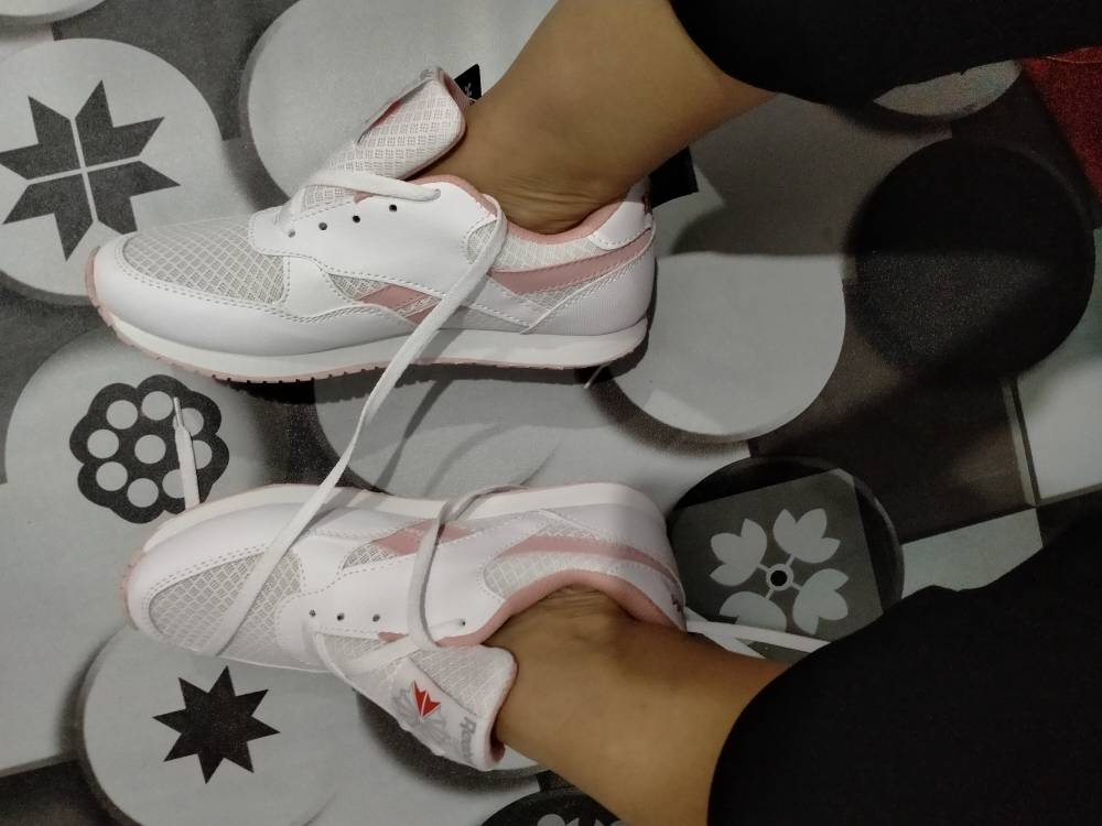 Sepatu Rbk Clasik Wanita Promo Nyaman Keren - Foto ulasan pembeli