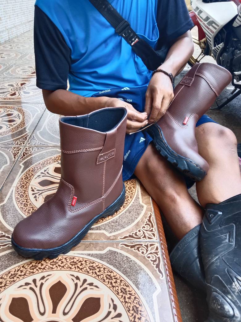 Sepatu Safety King Shoes Ujung Besi Kulit Terlaris - Foto ulasan pembeli