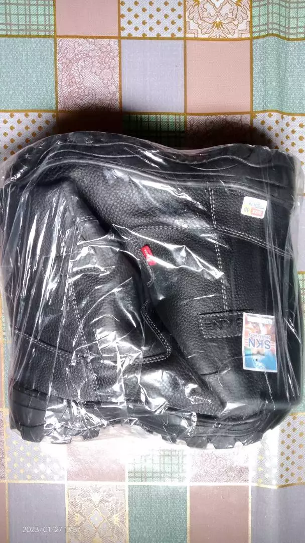 Sepatu Safety King Shoes Ujung Besi Kulit Terlaris - Foto ulasan pembeli