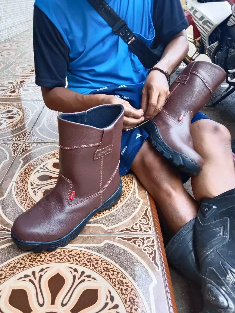 Sepatu Safety King Shoes Ujung Besi Kulit Terlaris - Foto ulasan pembeli