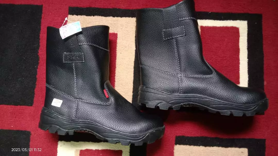 Sepatu Safety King Shoes Ujung Besi Kulit Terlaris - Foto ulasan pembeli