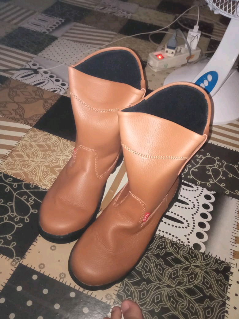 Sepatu Safety King Shoes Ujung Besi Kulit Terlaris - Foto ulasan pembeli