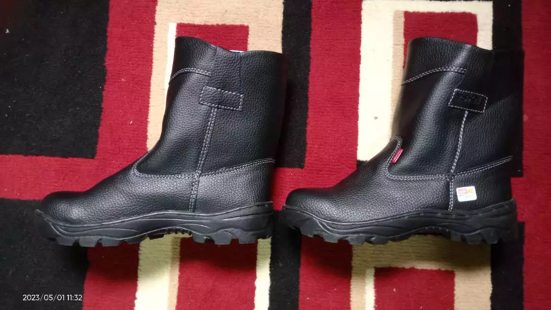 Sepatu Safety King Shoes Ujung Besi Kulit Terlaris - Foto ulasan pembeli