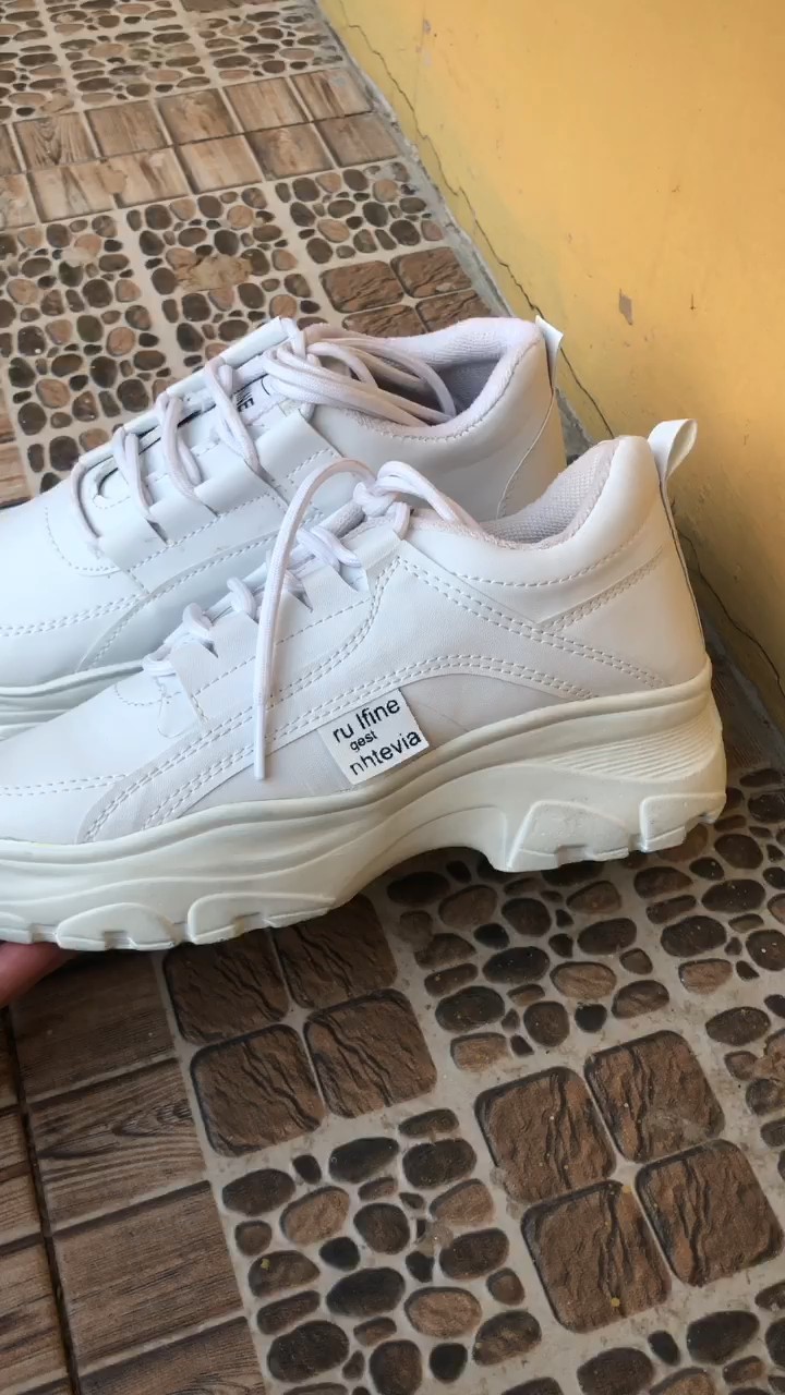 Sepatu Sneaker Wanita Korea Style Terlaris 2024 - Foto ulasan pembeli
