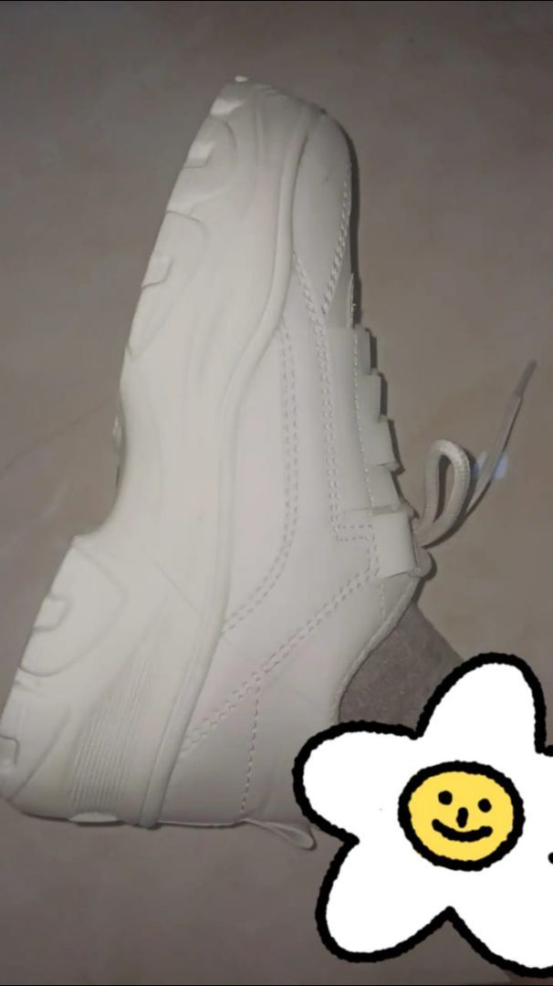 Sepatu Sneaker Wanita Korea Style Terlaris 2024 - Foto ulasan pembeli