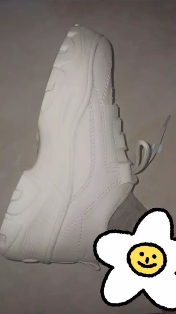 Sepatu Sneaker Wanita Korea Style Terlaris 2024 - Foto ulasan pembeli
