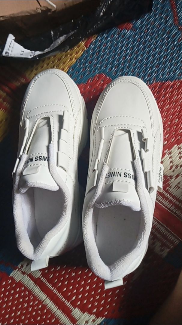 Sepatu Sneaker Wanita Korea Style Terlaris 2024 - Foto ulasan pembeli
